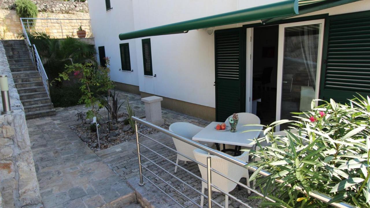 Apartments Adria Malinska Exterior photo