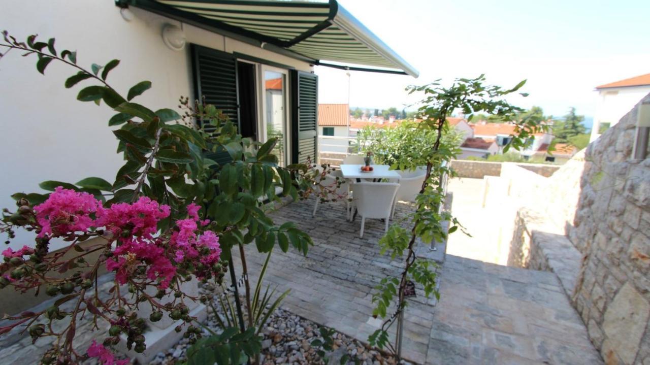 Apartments Adria Malinska Exterior photo