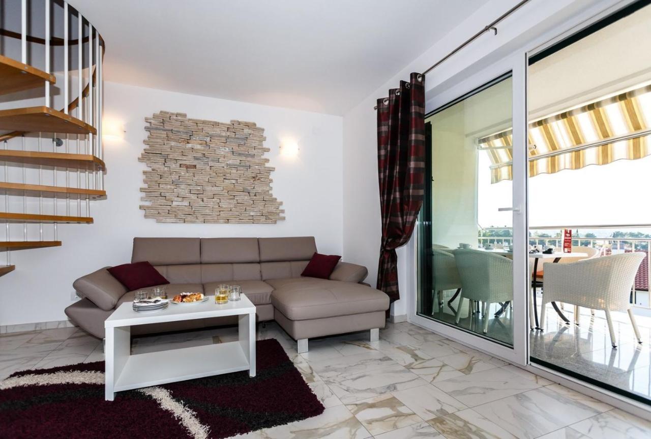 Apartments Adria Malinska Exterior photo